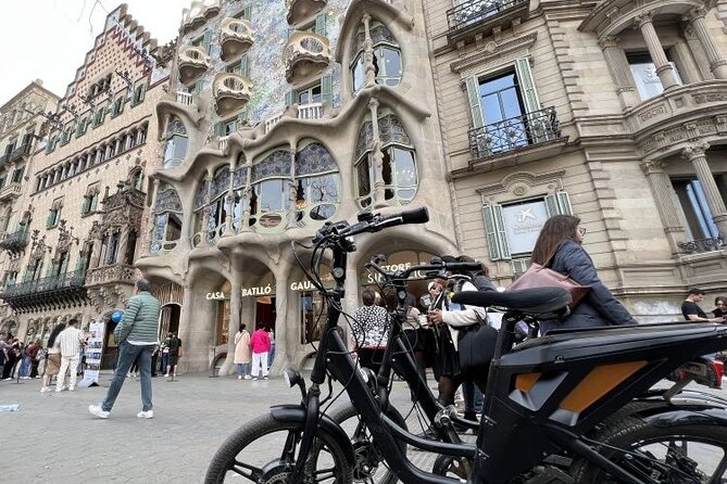 3 Hours Barcelona Guided Gaudi E-Bike Tour - Why this 3-hour e-bike route works for Barcelona’s first-time flow