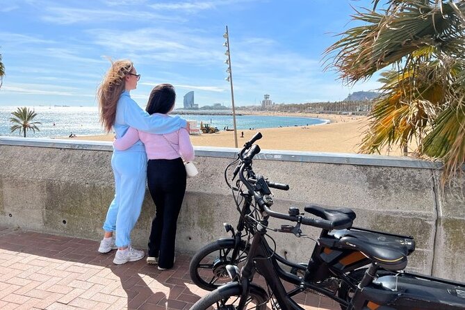 3 Hours Barcelona Guided Gaudi E-Bike Tour - Stop 3: Arc de Triomf, a 19th-century gateway with a big agenda
