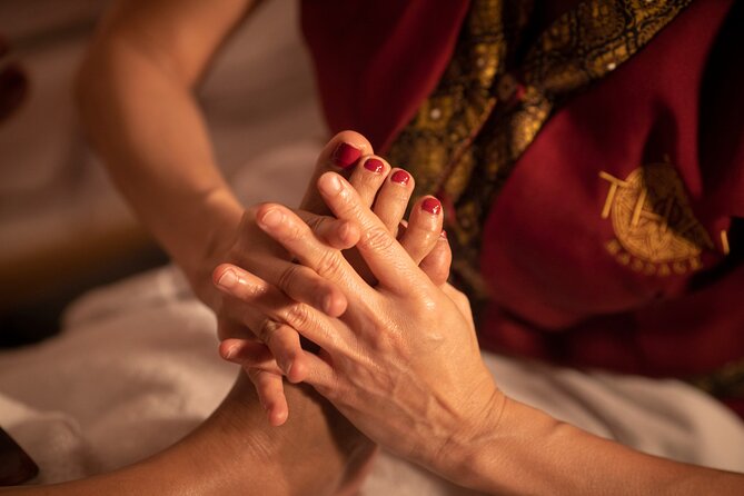 60 min Foot and Leg Massage at THAI SPA MASSAGE BARCELONA - Where You Go: Eixample Location and a Straightforward Visit