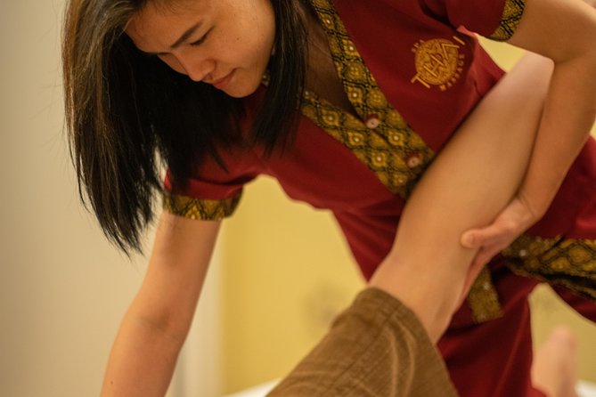 60 min Foot and Leg Massage at THAI SPA MASSAGE BARCELONA - What Happens in the 60 Minutes, Step by Step