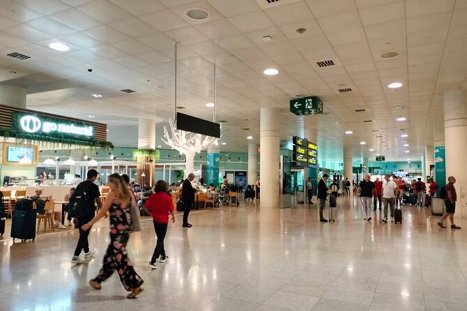 Arrival Barcelona Airport Private Transfer - Waiting Time and Flight Delays: The Extra That Saves Your Day
