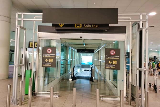 Arrival Barcelona Airport Private Transfer - Luggage, Extras, and Baby Seats for Families