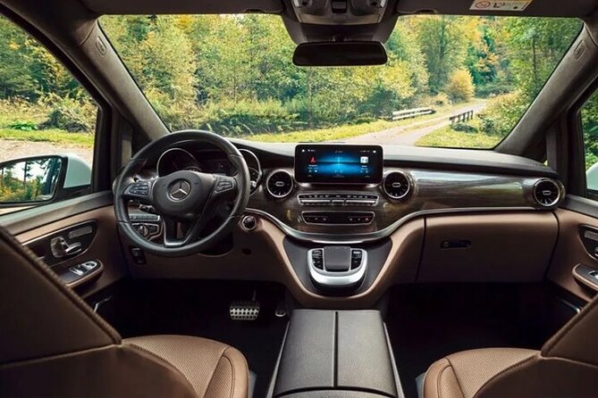 Arrival by Luxury Van Barcelona Airport BCN to Barcelona City - Who should book this luxury van transfer in Barcelona