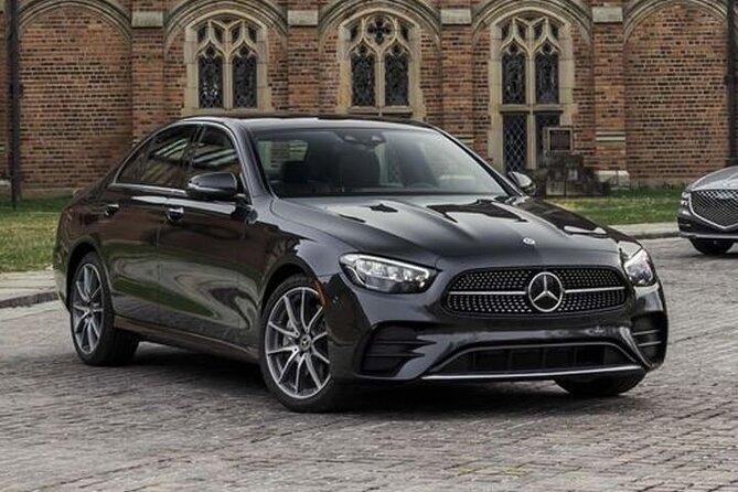 Arrival Private Transfer by Sedan from BCN airport to Barcelona - The meet-and-greet that reduces airport stress