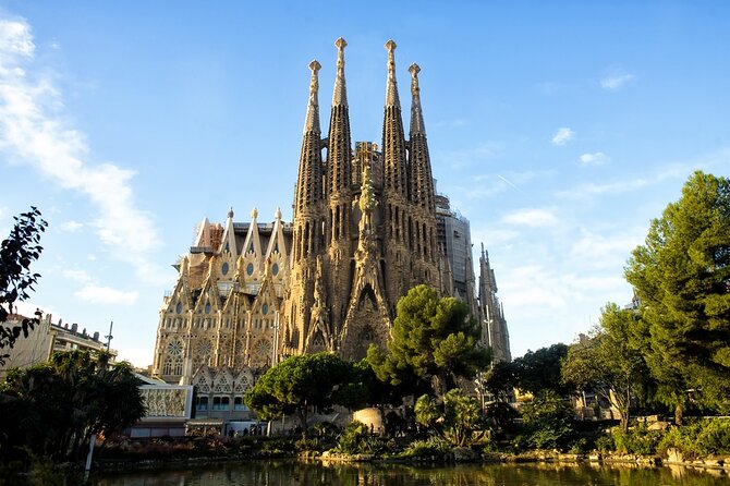 Arrival Transfer from Barcelona Airport BCN to Barcelona in Private Car/Van - Who This Transfer Suits Best