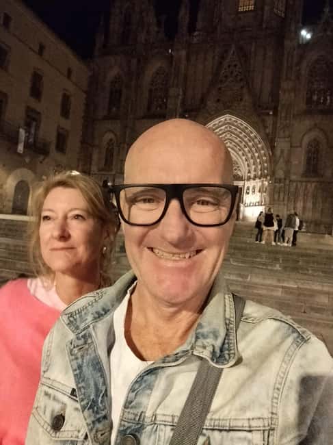 Authentic private tour of Barcelona in French - A brief extra segment: the tour includes a short fifth stop