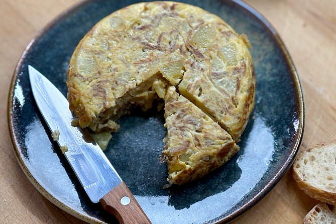 Authentic spanish tapas cooking class in barcelona - Chef energy and real coaching: tips you can use at home