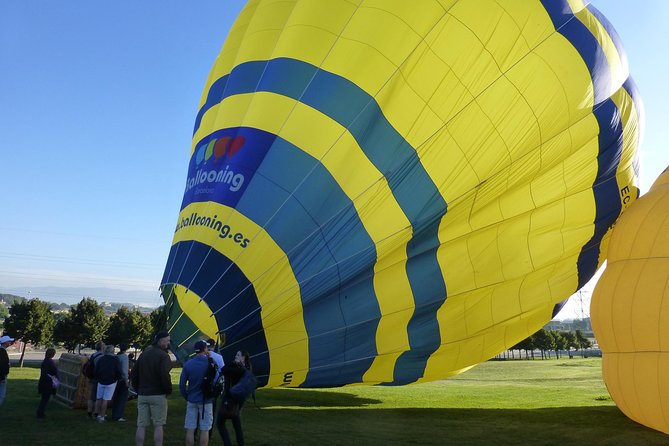 Balloon Ride over Catalonia with optional Pick-up from Barcelona - The Zèfir Cafe Stop: Coffee, Orange Juice, and a Very Real Restroom Break