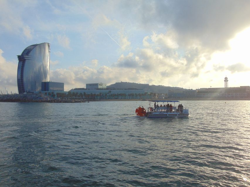Barcelona: 1.5-Hour Private Scenic Pedal Boat Tour - From KBr Fundación MAPFRE to the sea: meeting point and what happens first