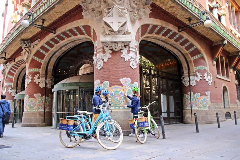 Barcelona: 1.5-Hour Sightseeing Tour by Bike/Electric Bike - Why this 1.5-hour bike route works for first-time Barcelona