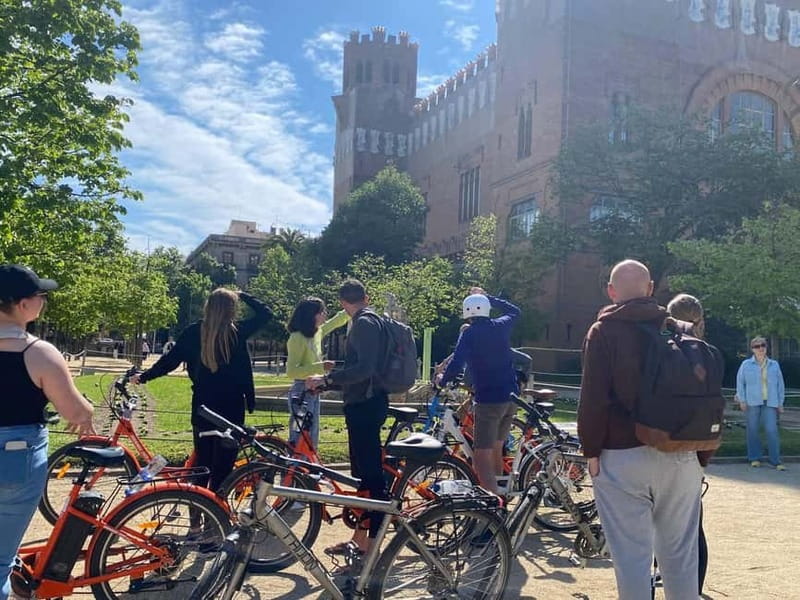 Barcelona: 1.5-Hour Sightseeing Tour by Bike/Electric Bike - What the included extras actually do for you