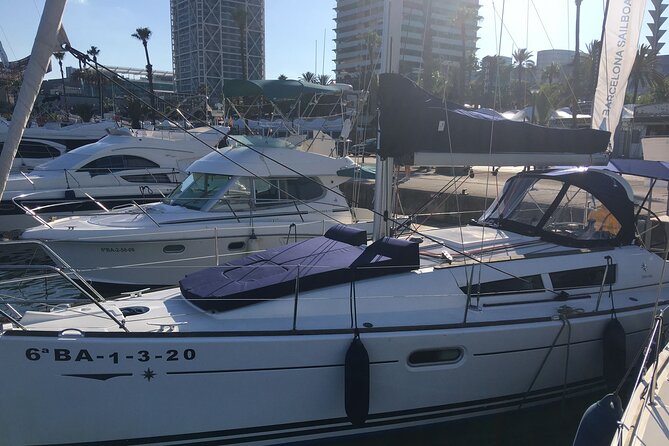 Barcelona 1-hour Boat Trip with Cava and Snacks - Cava and Snacks on Board, Relaxed But Rules Apply