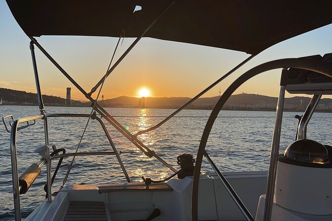 Barcelona 1-hour Boat Trip with Cava and Snacks - Cruising to Barceloneta for Classic Photo Angles
