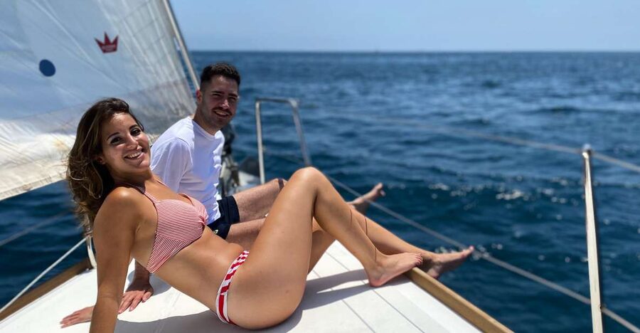 Barcelona 1 hour Scenic Sailboat Tour with Snacks and Drinks - Sailing time: 40 minutes of gliding with the best kind of patience