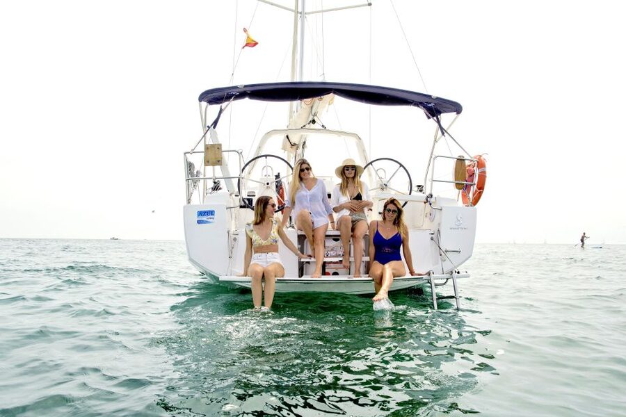 Barcelona 1 hour Scenic Sailboat Tour with Snacks and Drinks - Price and value: how $34 turns into a lot more than one hour