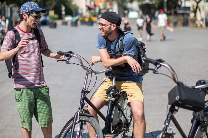 Barcelona: 2/4/8 hours or 1 day bike rental - The coast plan: Barceloneta and the ride toward quieter beaches