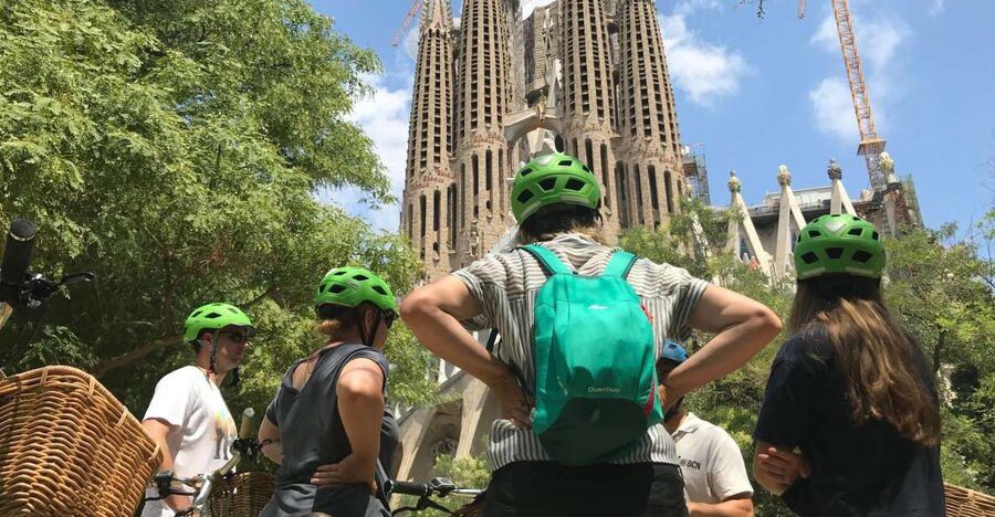 Barcelona: 2.5-Hour Bike or E-Bike Historical Tour - Why This Gaudí Bike Tour Works in 2.5 Hours