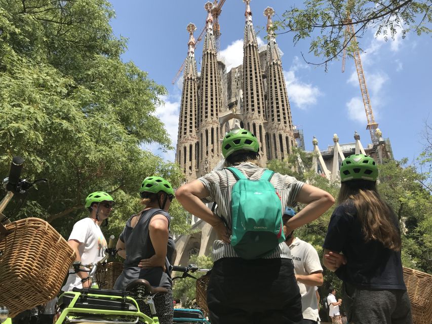 Barcelona: 2.5-Hour Bike or E-Bike Historical Tour - Arc de Triomf and Parc de la Ciutadella: A Modernist Warm-Up