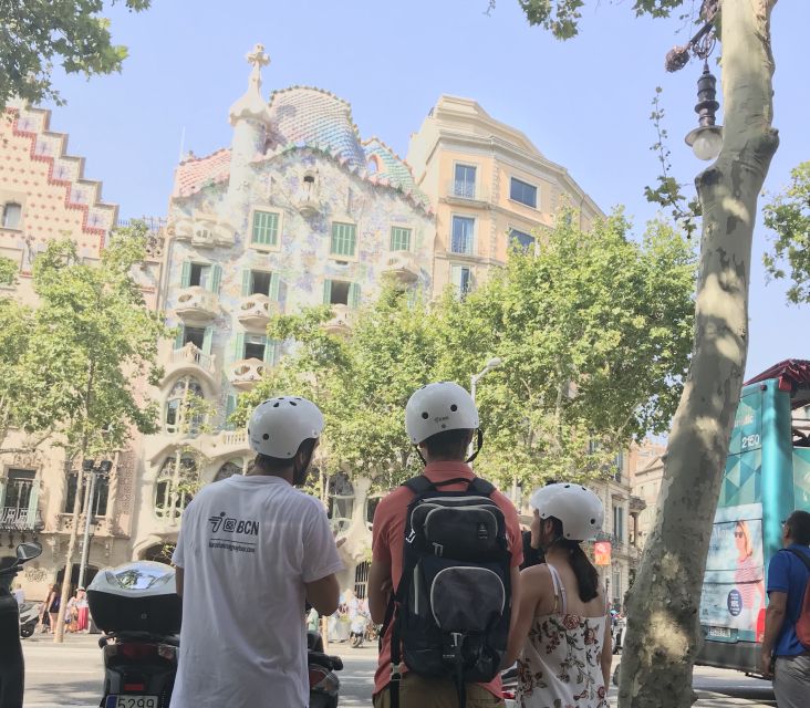 Barcelona: 2.5-Hour Gaudí Segway Tour - Gràcia and Plaza de la Vila de Gràcia: when Barcelona gets smaller