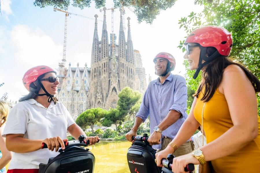 Barcelona: 2,5hr Art of Gaudí Segway Tour - Arc de Triomf and Eixample: Where Modernisme Becomes Street-Level