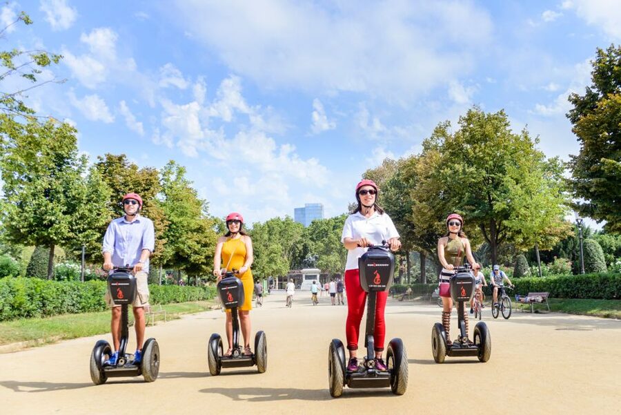 Barcelona: 2,5hr Art of Gaudí Segway Tour - From Mirador de Colom to Ciutadella Park: Your “Get Your Bearings” Loop