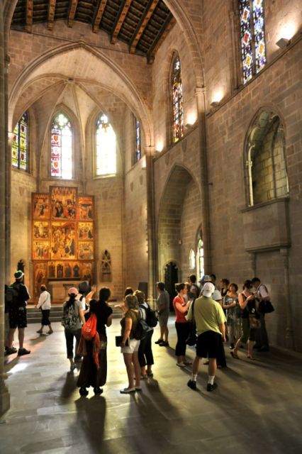 Barcelona 2-Hour Gothic Walking Tour - The Roman trace: seeing Barcino inside a medieval courtyard