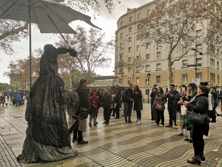 Barcelona: 2-Hour Private City Highlights Kickstart Tour - Guide experience and why it changes everything