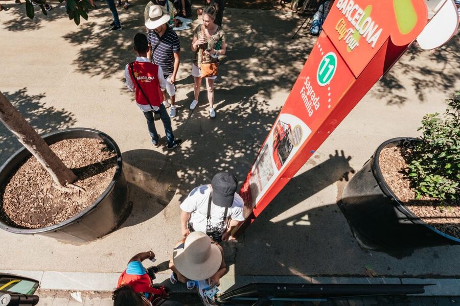 Barcelona: 24 or 48-Hour Hop-On Hop-Off Bus Tour - Timing and route hours: plan around last departures