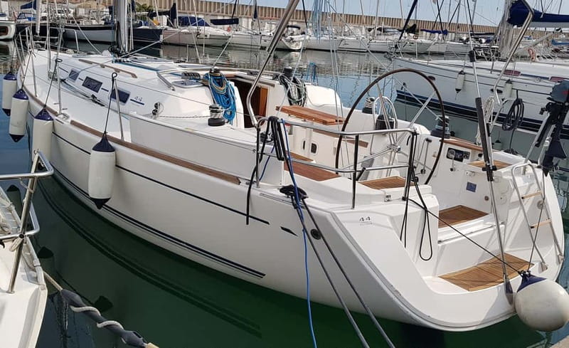 Barcelona 2h private sailing tour for 11 with local Skipper - La Barceloneta swimming stop, how to plan for it