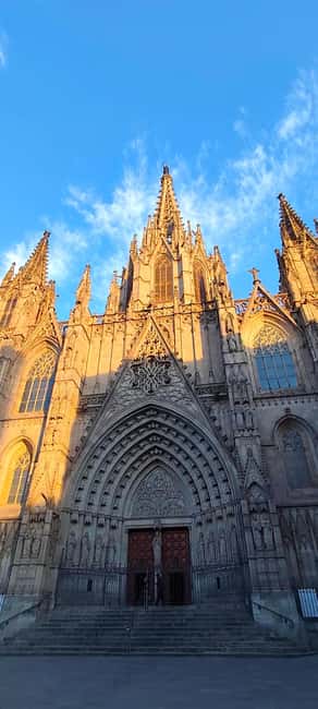 Barcelona: 3-Hour Best of the city Walking Tour & Surprise - Price and value: what you get for about $53