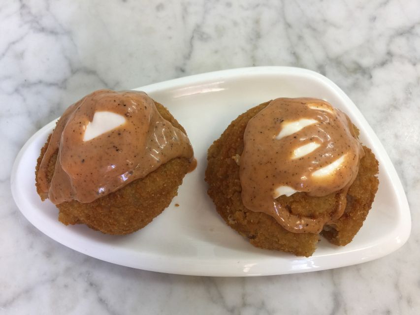 Barcelona: 3-Hour Sips, Sites & Bites Food & History Tour - The full menu vibe: 9 to 10 tastings and four local drinks