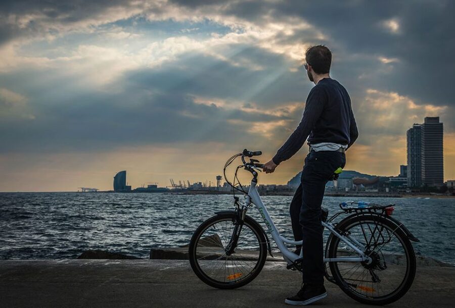 Barcelona: 4-Hour E-Bike Photography Tour - Photo stops that actually help you get the shot
