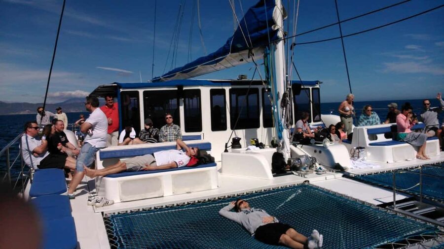 Barcelona: AFTERWORK Catamaran Cruise w/ Music & Drinks - Getting to TurTur BIGSPACE Near Pati Vela (Port Olímpic)