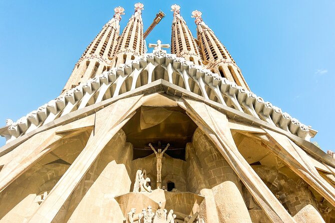 Barcelona all included: Sagrada, Park Güell, Montjuic & Gothic - The real value: a tight Barcelona circuit in one day