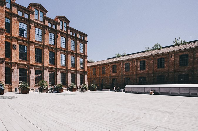 Barcelona and The Future. Regular Tour - Stop 2, Museum of Design: where architecture meets real-world life