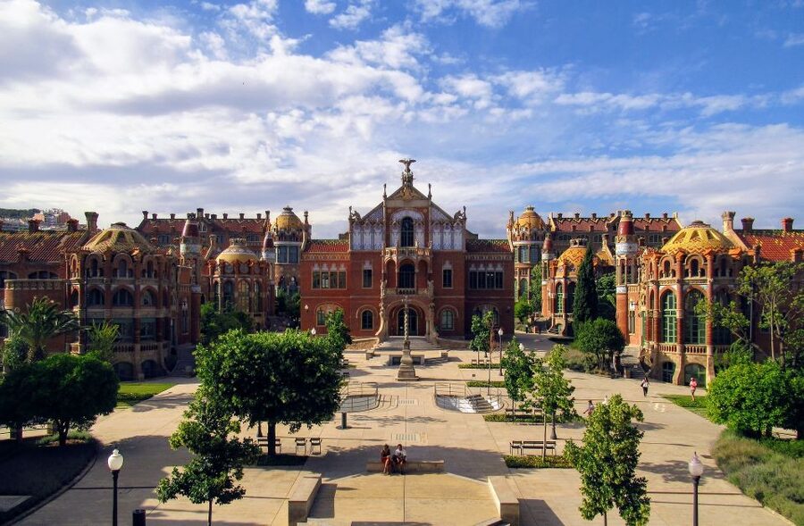 Barcelona Architecture Walking Tour With Casa Batlló Upgrade - The kind of guide that makes or breaks the day