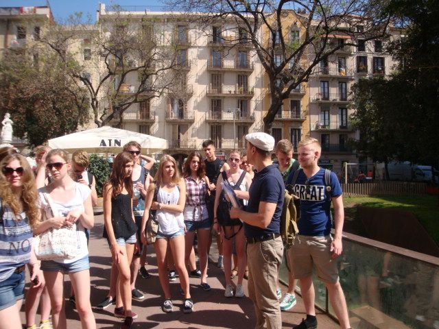 Barcelona: Art Nouveau & Gaudí Tour - The streets you’ll walk: Eixample’s corner façades and why they matter