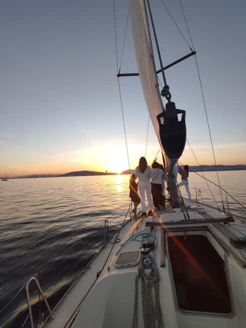 Barcelona Badalona : Sailboat Tour, Snacks, Drinks, Swimming - Why sailing out of Badalona beats a typical cruise