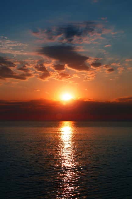 Barcelona Badalona : Sailboat Tour, Snacks, Drinks, Swimming - The host experience: Jean’s approach makes it feel personal