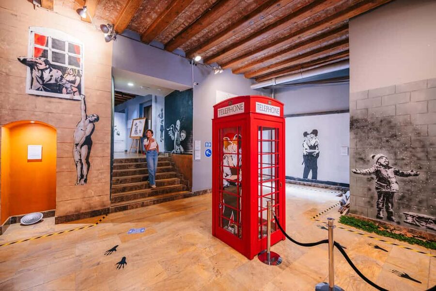 Barcelona: Banksy Museum, Permanent Exhibition Ticket - Entering at Espacio Trafalgar, your quick path to the ticket desk