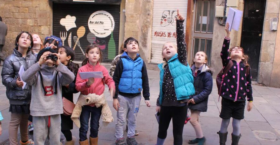 Barcelona: Barrio Gótico Dragon Tour for Families - Dragon Clues in the Barrio Gòtic: Why This Tour Feels Different