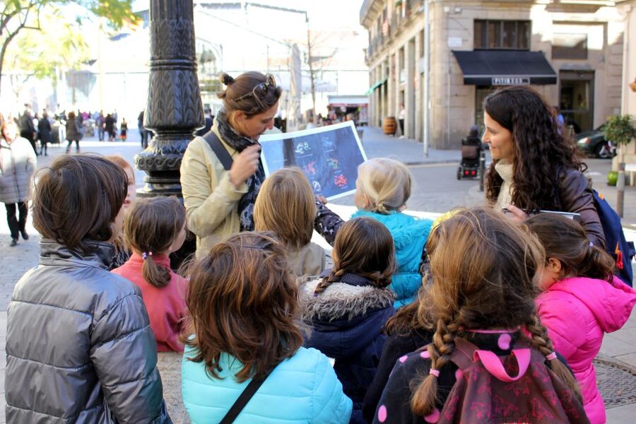 Barcelona: Barrio Gótico Dragon Tour for Families - Half a House, Geese by an Abbey, and Other Stops With Meaning