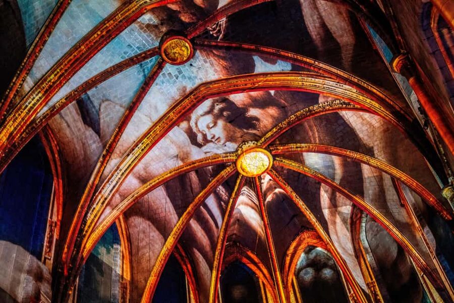Barcelona Basilica: Immersive Light and Sound Show - LUMINISCENCE - LUMINISCENCE at Basilica de Santa Maria del Pi: what the show feels like
