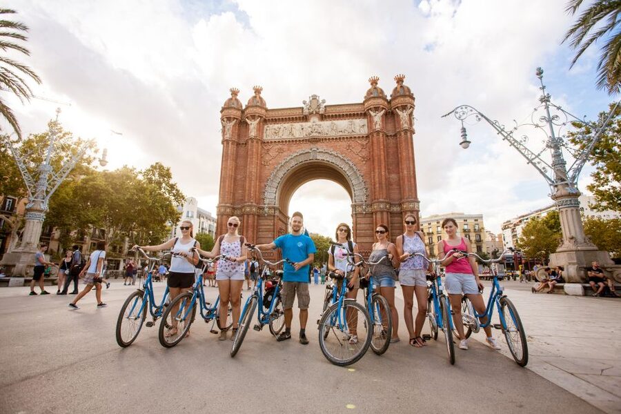Barcelona Beach 3-Hour Bike Tour - Starting in the Born: Meeting Point Clues That Save Time