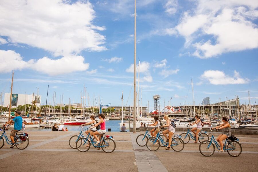 Barcelona Beach 3-Hour Bike Tour - Ciutadella Park Pause: Zoo Area Views and a Gaudi Fountain Moment