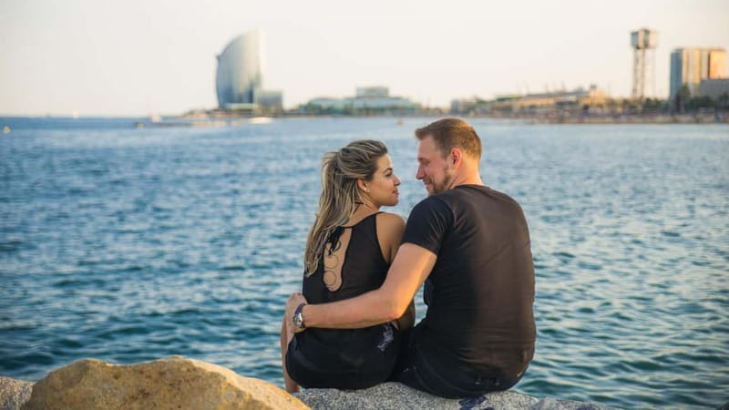 Barcelona: Beach Photoshoot - Meeting point at La beach life and how the session actually starts