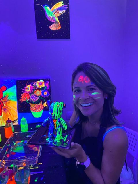 Barcelona: Bear-brick Fluorescent Painting | Wine and Art - Wine and Art in Barcelona, How the Alcohol Fits the Experience