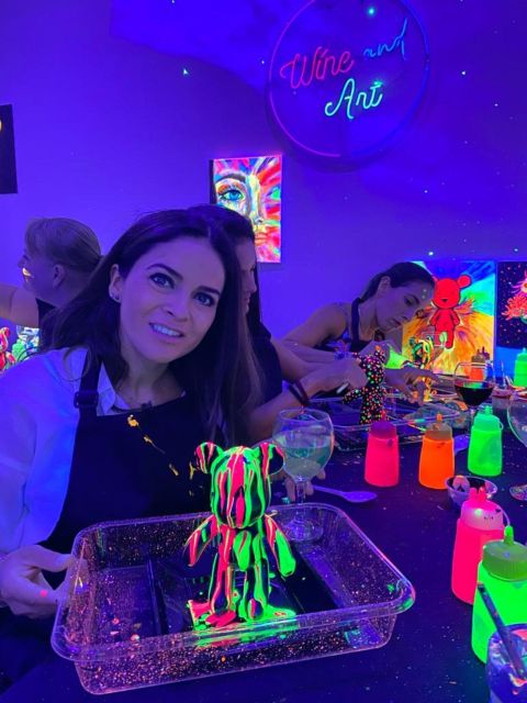 Barcelona: Bear-brick Fluorescent Painting | Wine and Art - What You Actually Do During the Workshop