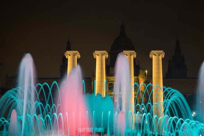 Barcelona Best Views: Old Town and Montjuic Castle Private Tour - From Palau Moja to Montjuic: How the Timing Works