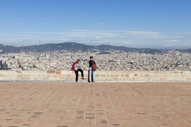Barcelona Best Views: Old Town and Montjuic Castle Private Tour - Montjuic Funicular and Cable Car: The Best Views Start With the Ride